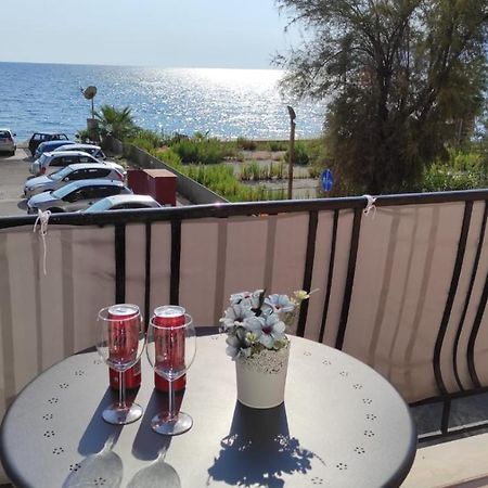 La Dimora Delle Sirene Apartment ซาแลร์โน ภายนอก รูปภาพ
