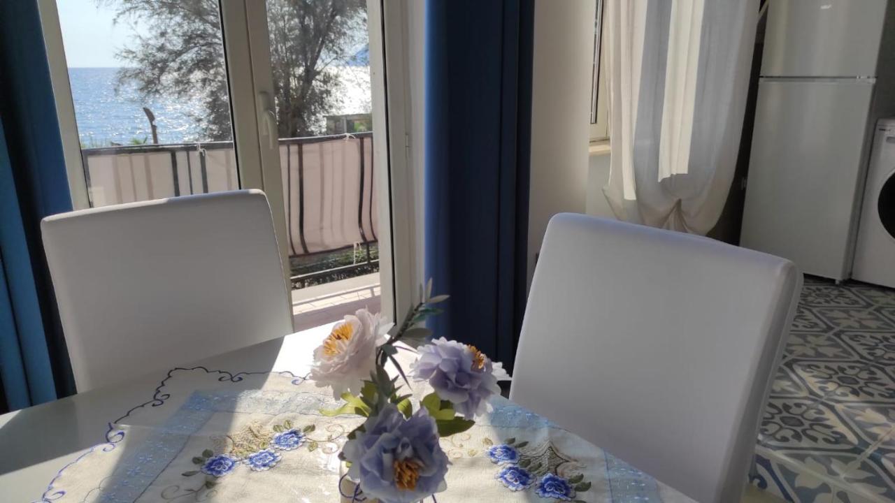 La Dimora Delle Sirene Apartment ซาแลร์โน ภายนอก รูปภาพ
